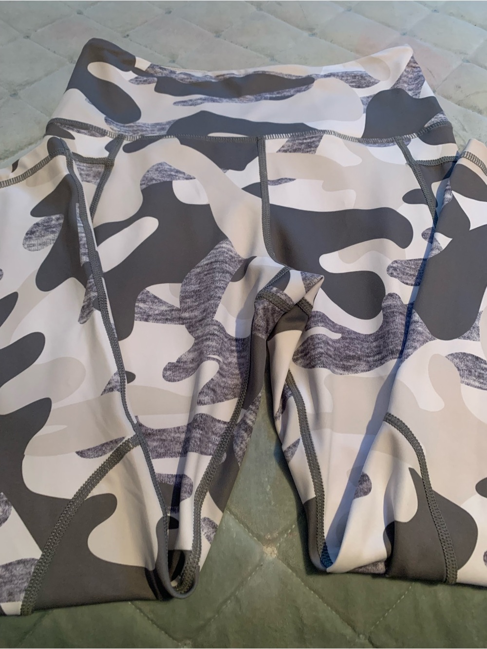 Zyia 7/8 Grey Camo gray and white Leggings